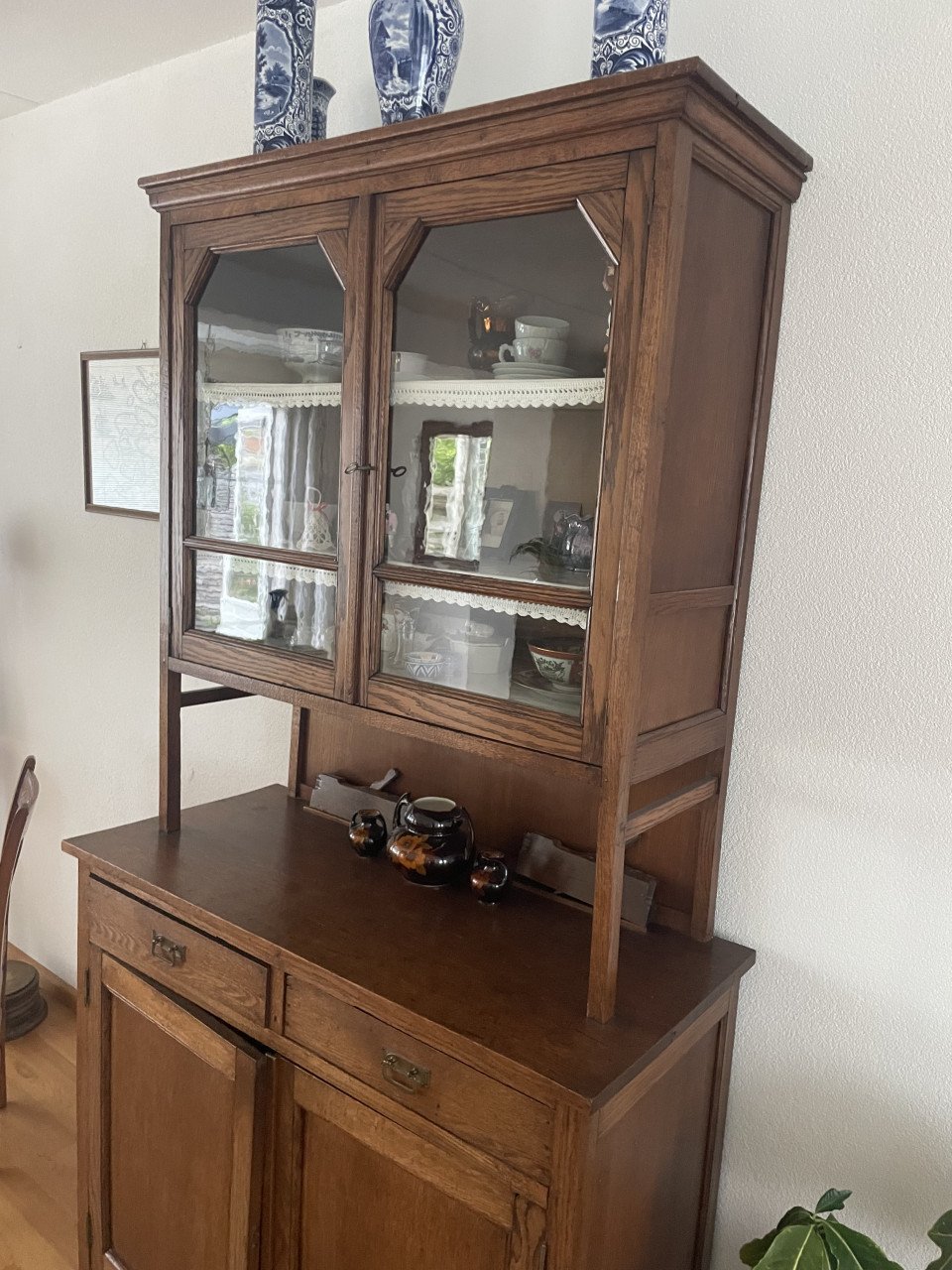 Massief eiken vitrine kast