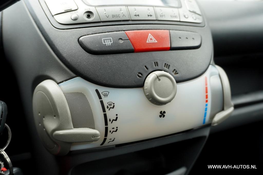 Toyota Aygo 1.0-12v +