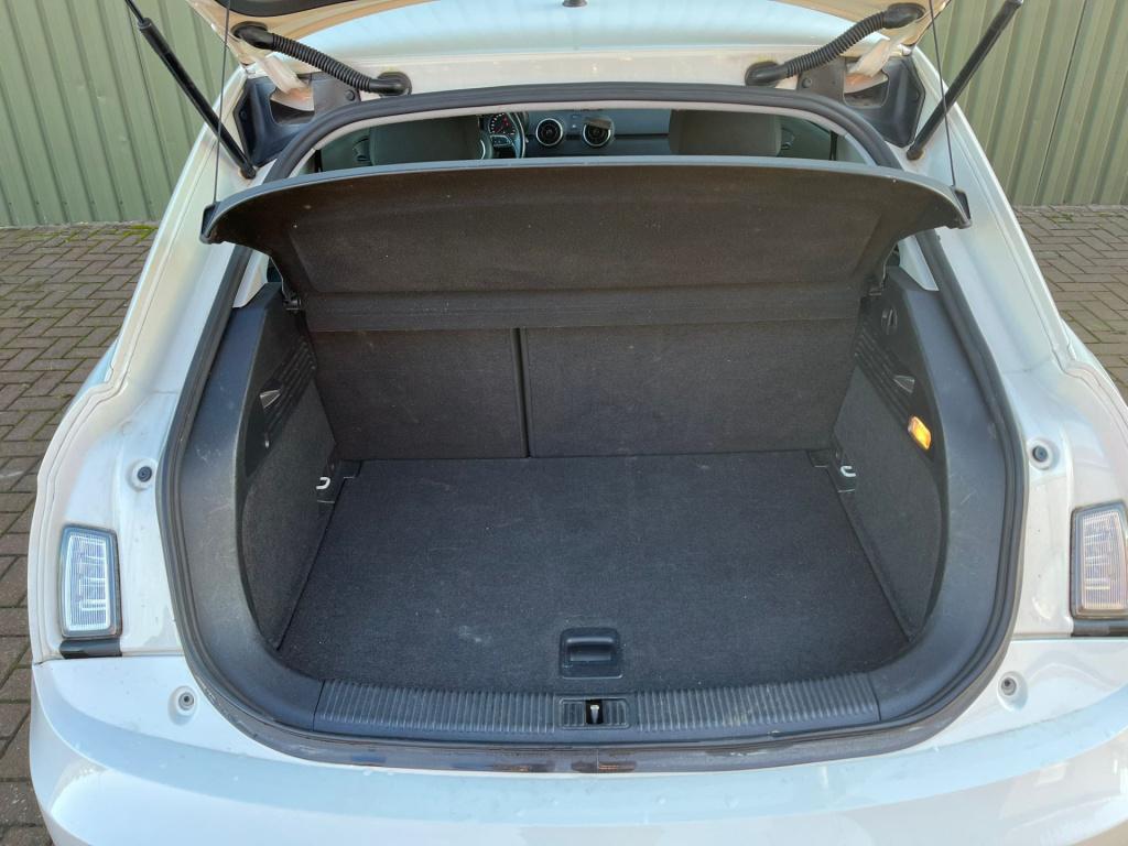 Audi A1 1.2 tfsi attraction pro line business