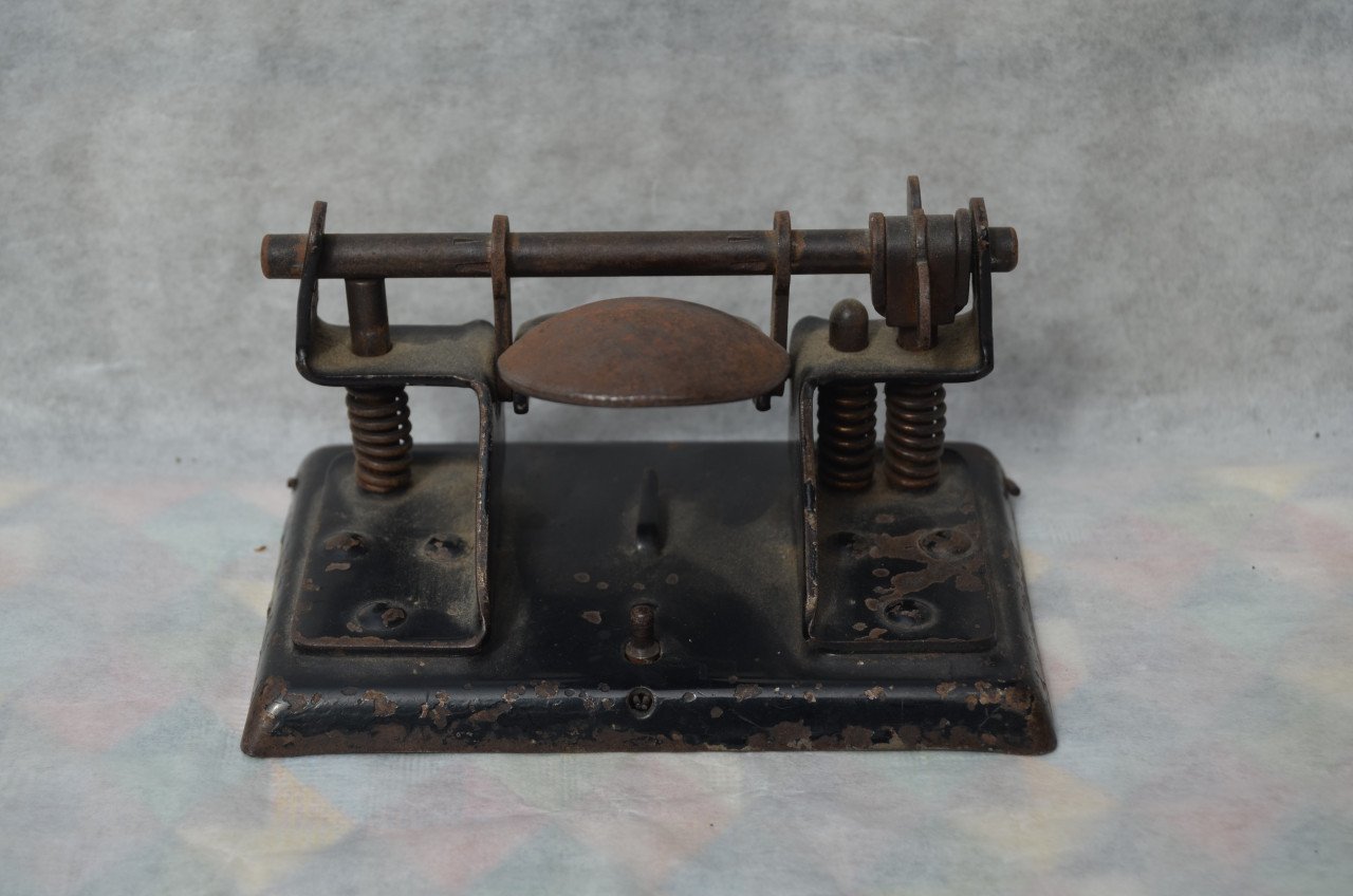 Antieke perforator in goede staat