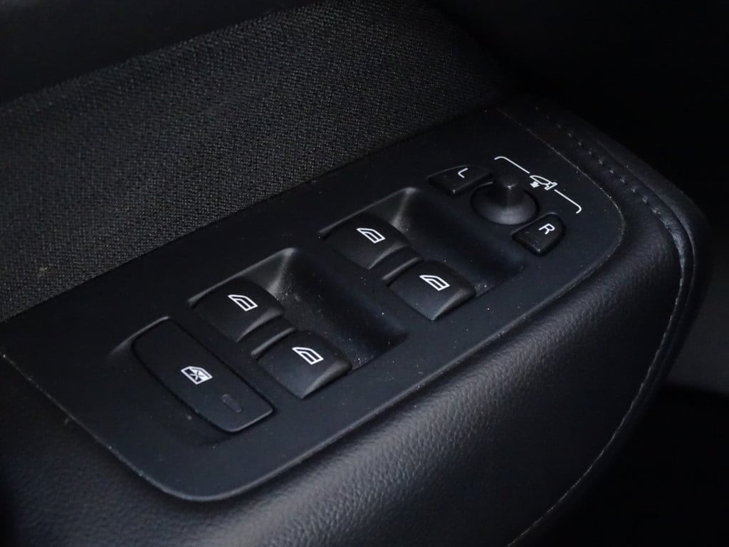 Volvo XC60 2.0 d4 momentum pro | adapt. led | apple carplay/android auto