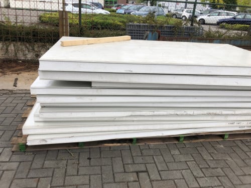 8 sandwichpanelen met glas voor  50 euro, = 270 x 120 x 8