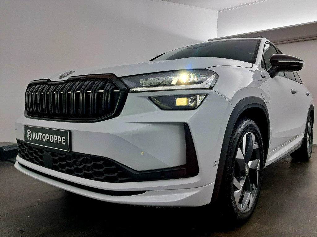Skoda Kodiaq 1.5 tsi phev sportline business trekhaak - lm 19 inch - 360 ca