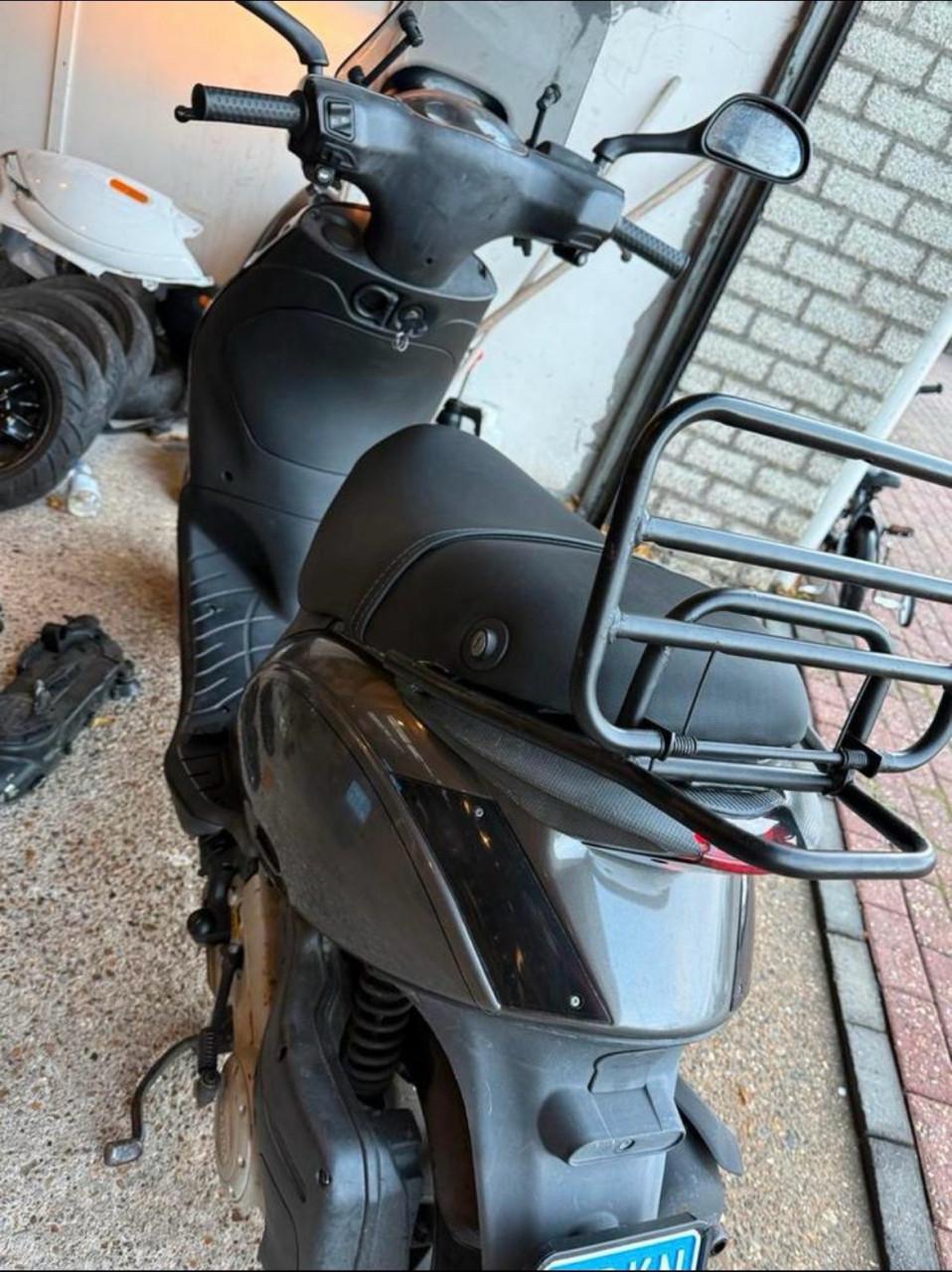 Piaggio zip 4t