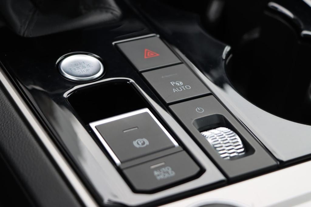 Volkswagen Touareg 3.0 tsi ehybrid 4motion black style 380pk tiptronic | so