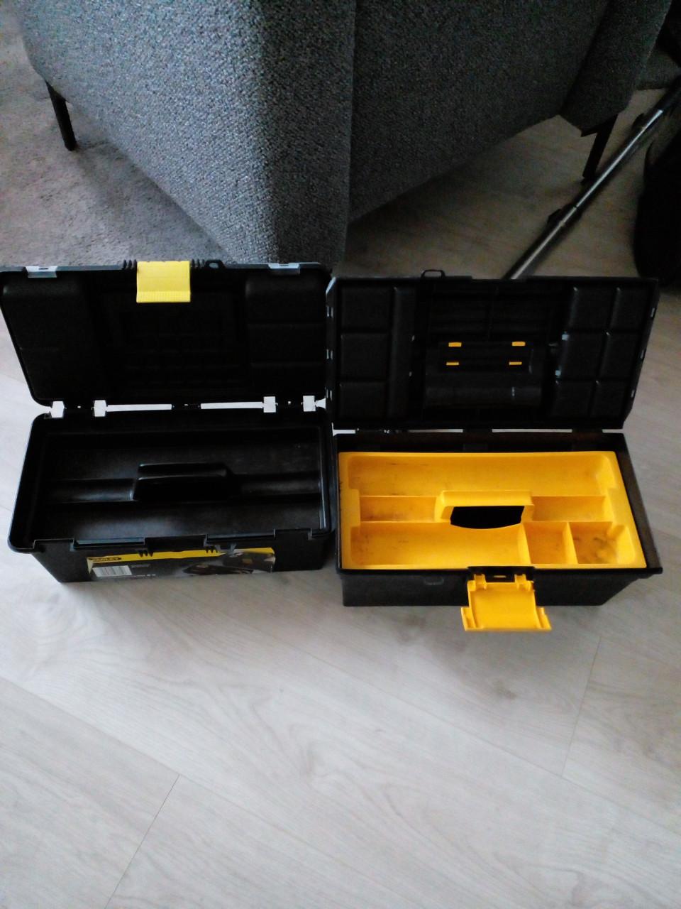 2 x gereedschapskoffertjes.