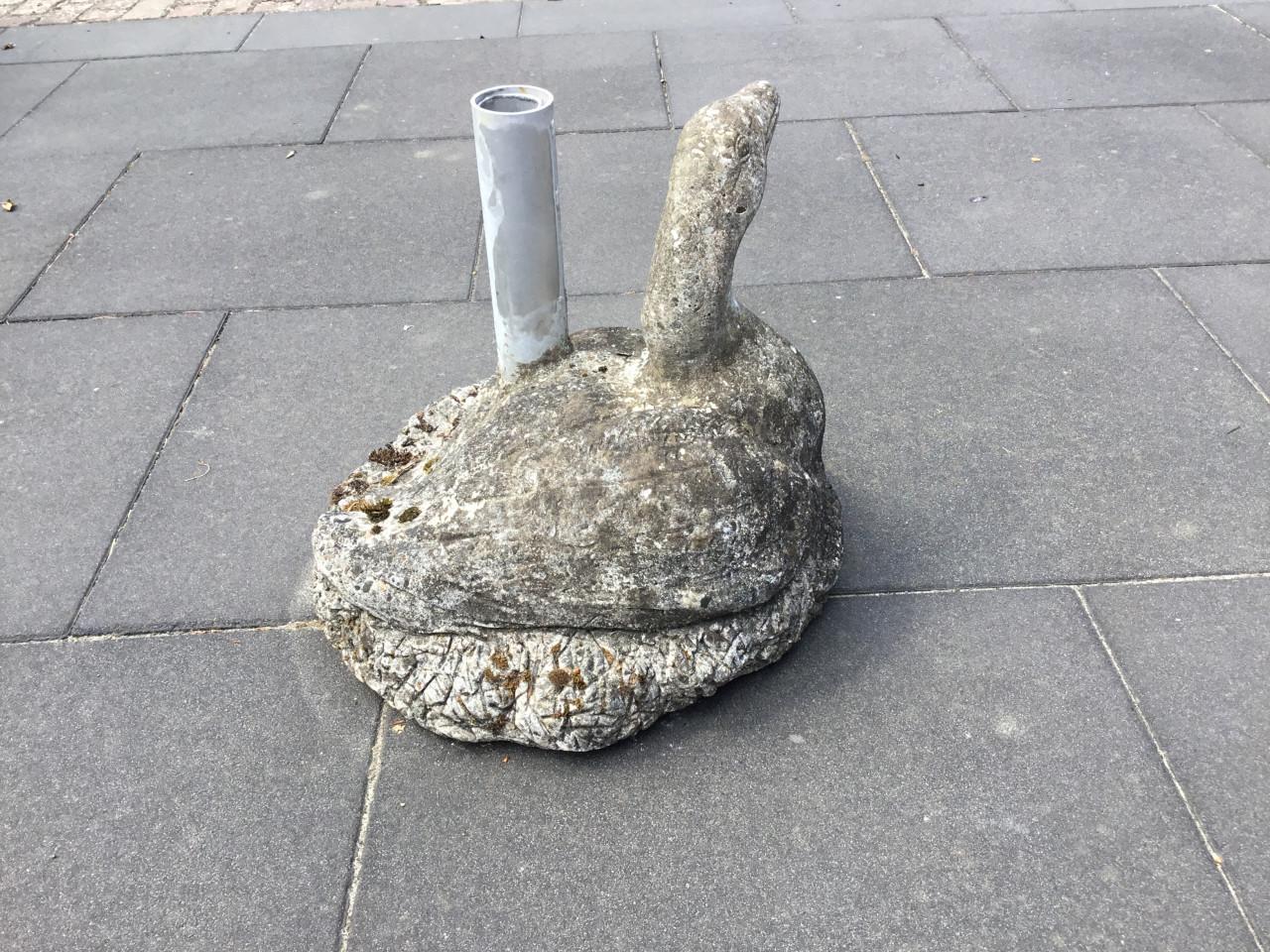 Parasolvoet.  Beton
