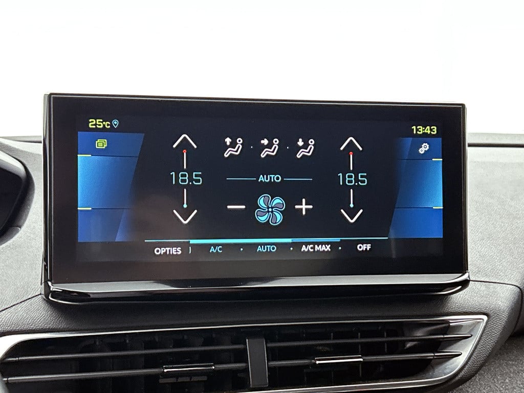 Peugeot 3008 plug-in hybrid 225pk road trip | rijklaar | trekhaak |