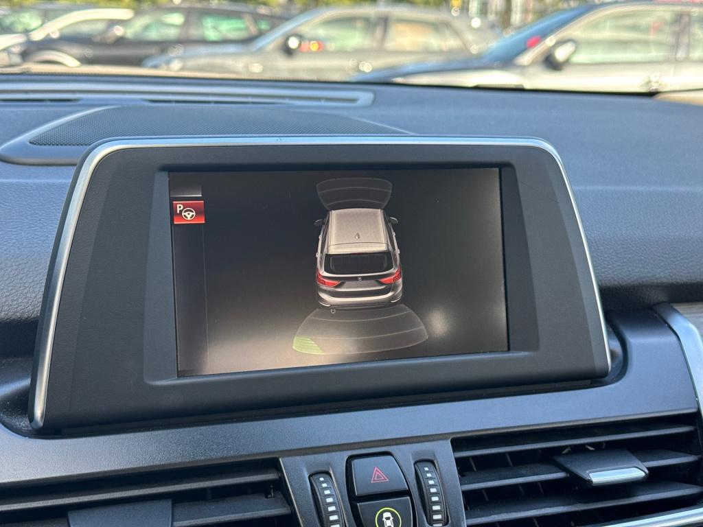 BMW 2-serie gran tourer 220i luxury 7p. * trekhaak * leer * panoramadak * n