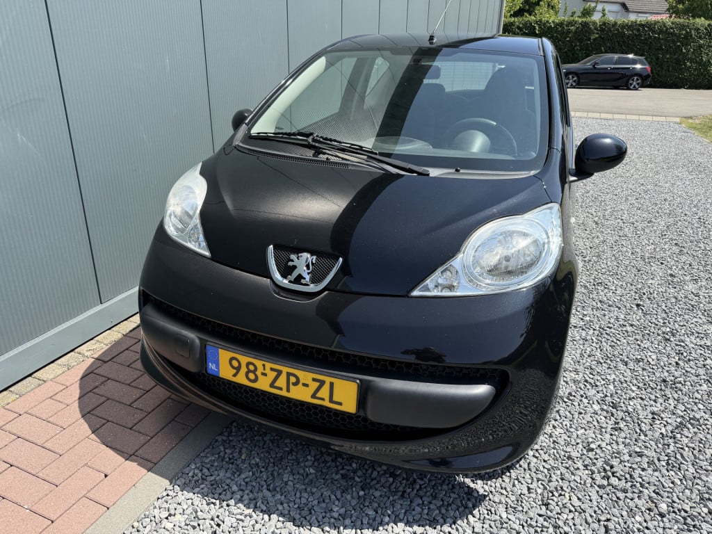 Peugeot 107 1.0-12v xs airco 3-drs