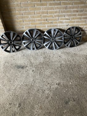 4 wieldoppen 16 inch