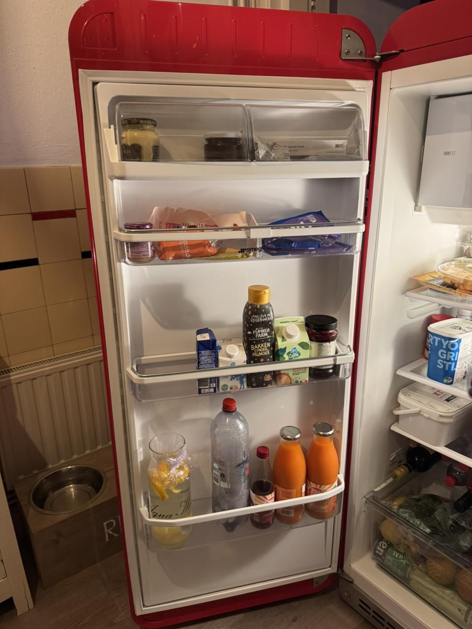 Rode Smeg koelkast, eye-catcher voor in je keuken!