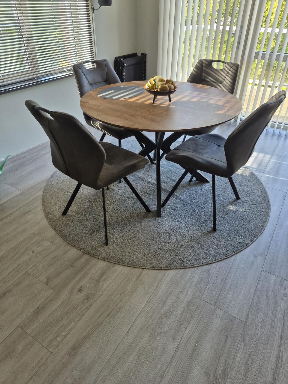 Ronde eettafel
