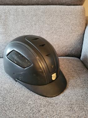 Paardrij cap