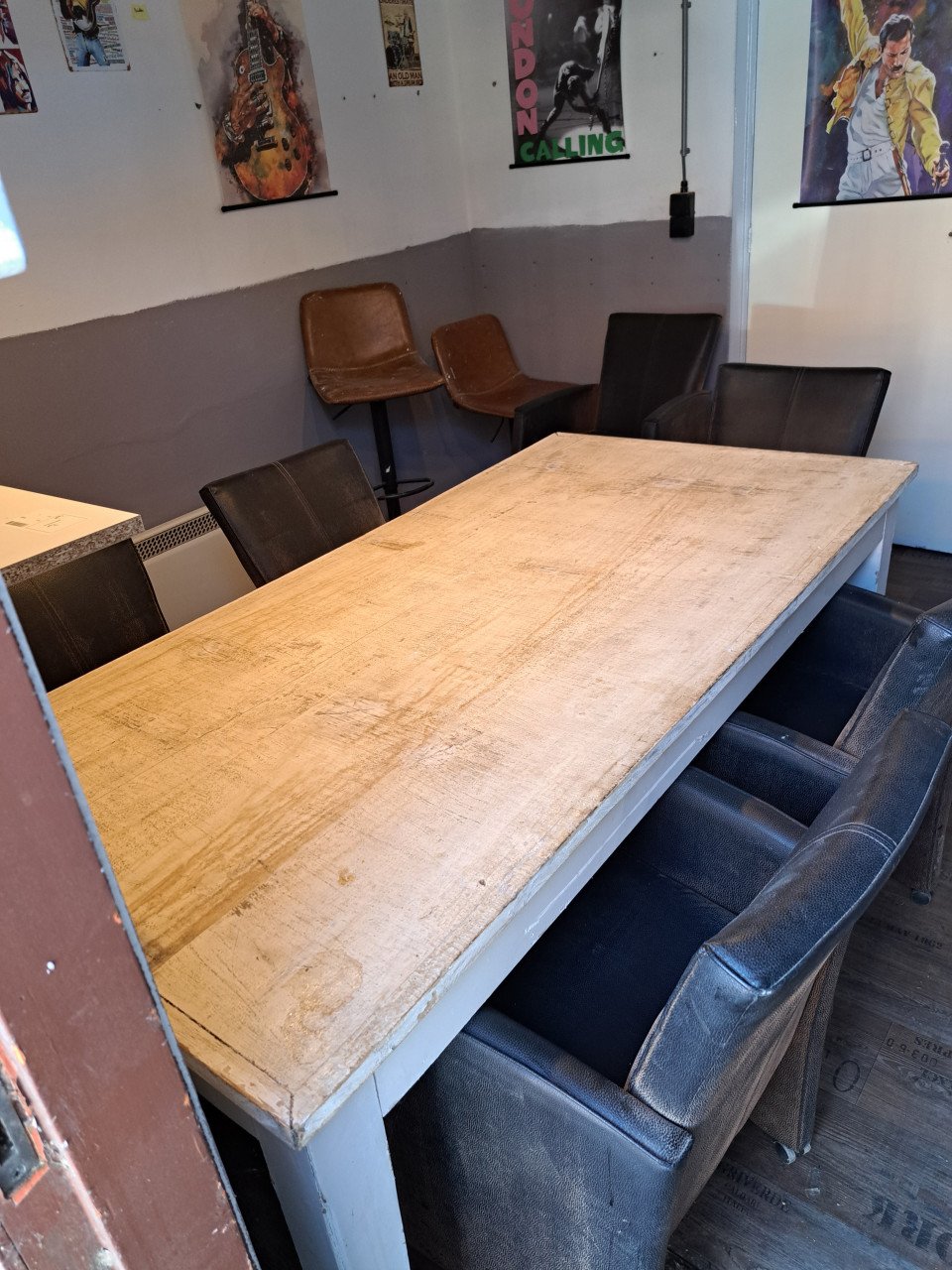Riviera maison tafel met 6 stoelen van leer