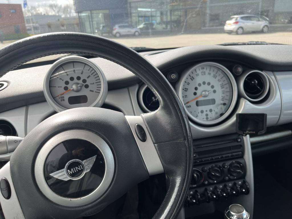 Mini Cooper mini 1.6 chili a.p.k. tot december zo meenemen!!