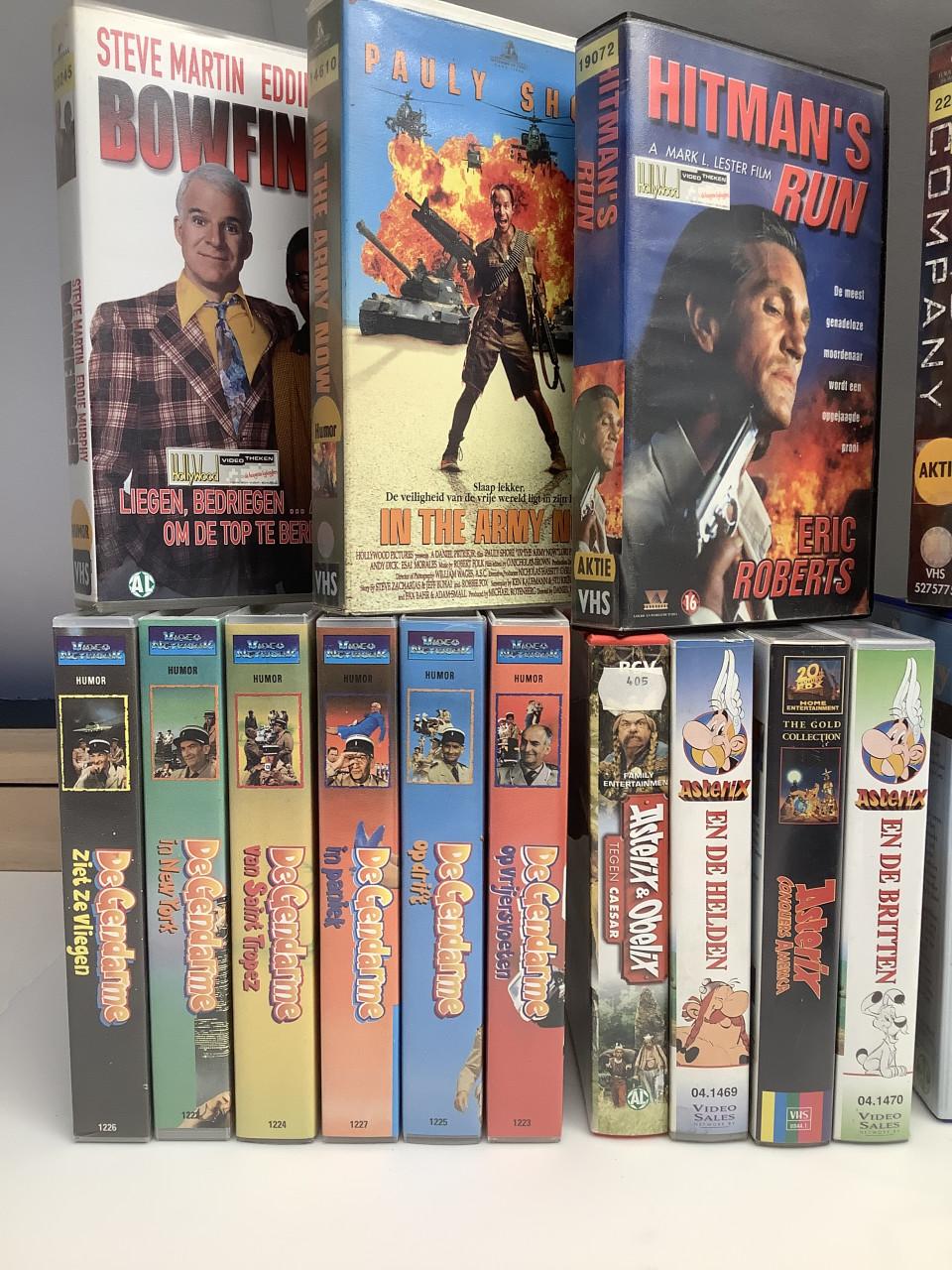 Videorecorder JVC HR-J672 met heel veel videobanden VHS