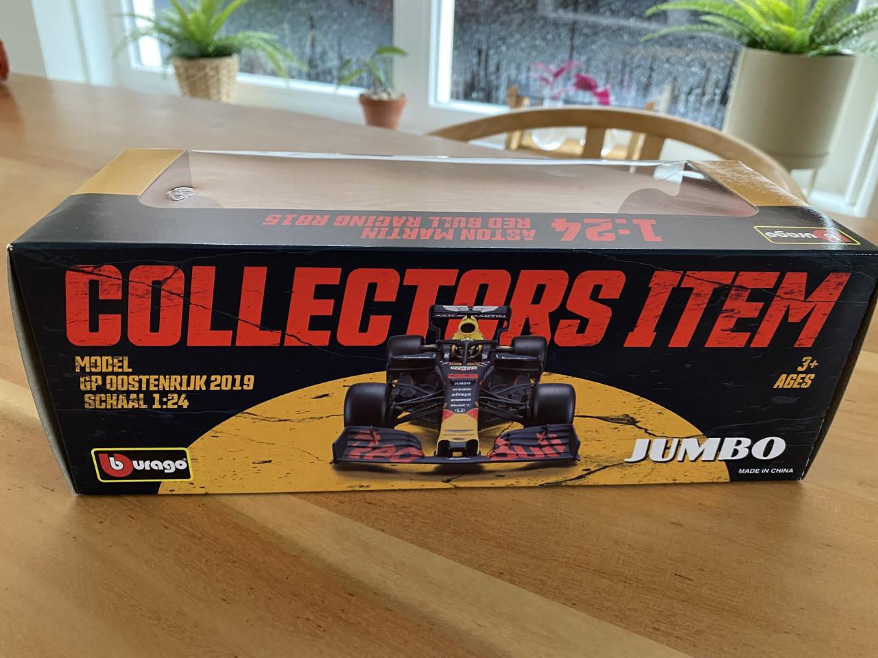 Modelauto Max Verstappen RB15