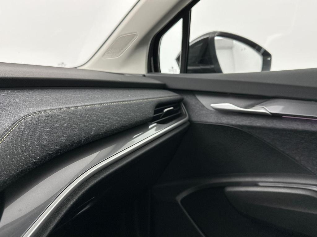 Skoda Elroq business edition tour elektromotor 150 kw / 204 pk