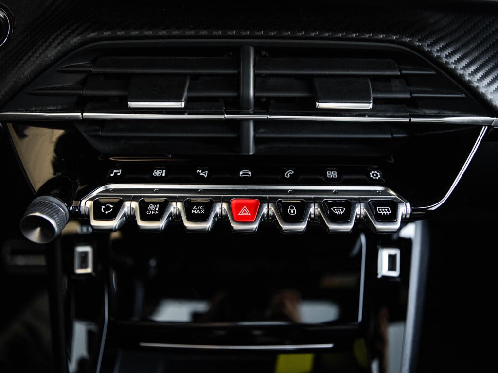 Peugeot 208 1.2 puretech 100pk gt-line automaat | panoramadak | navigatie |