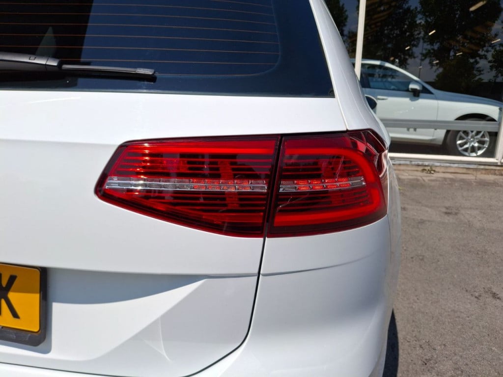 Volkswagen Passat variant 1.6 tdi business edition | led | lm | navi | came