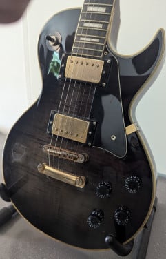 Spear guitar