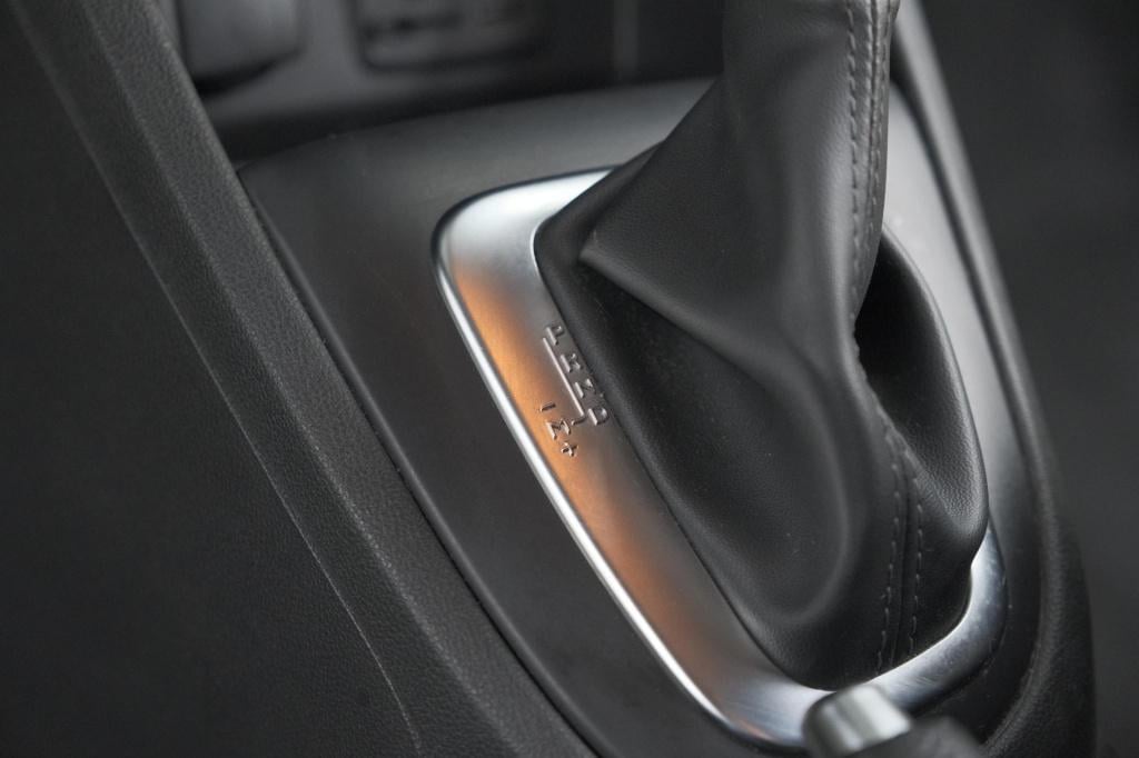 Renault Captur tce 120 edc intens | camera | dodehoekdetectie | navigatie |