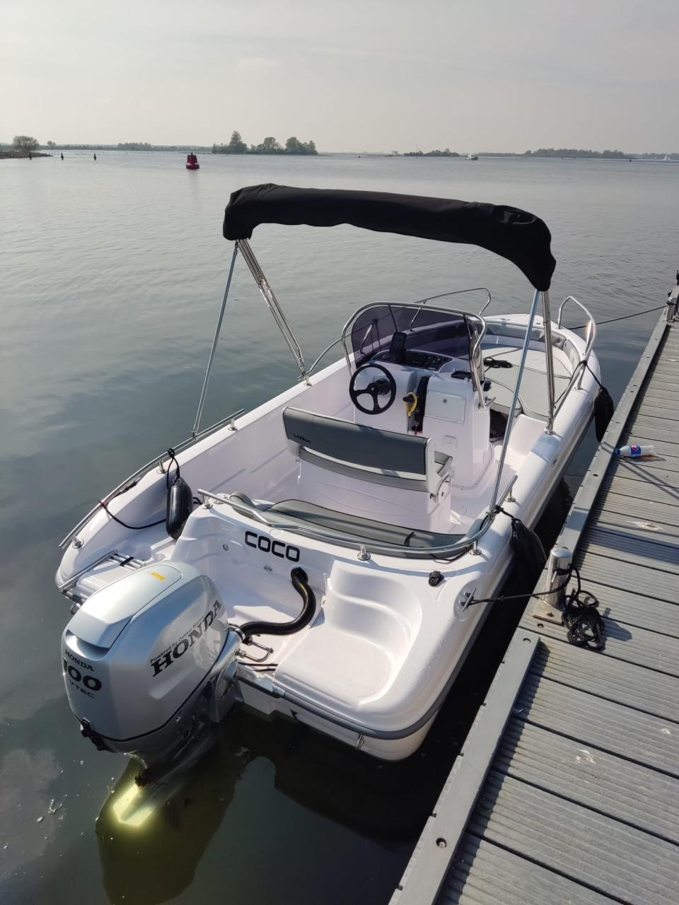 Ranieri 4XC H19CC prachtige consoleboot