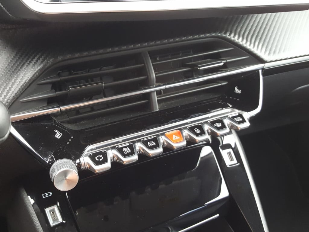 Peugeot 2008 allure pack 1.2 pt-130pk trekhaak | apple carplay & android au