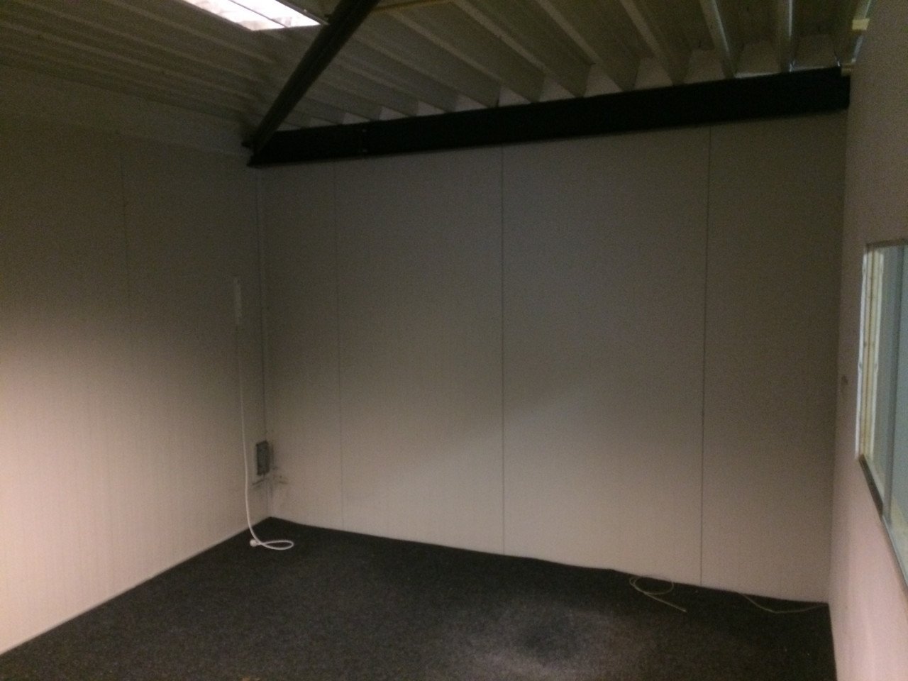 TE HUUR bedrijfsruimte / unit / loods / kantoor / opslag 100m2 voor 725 pm