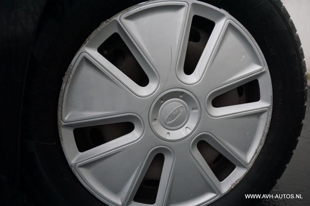 Ford Fiesta 1.3-8v cool & sound