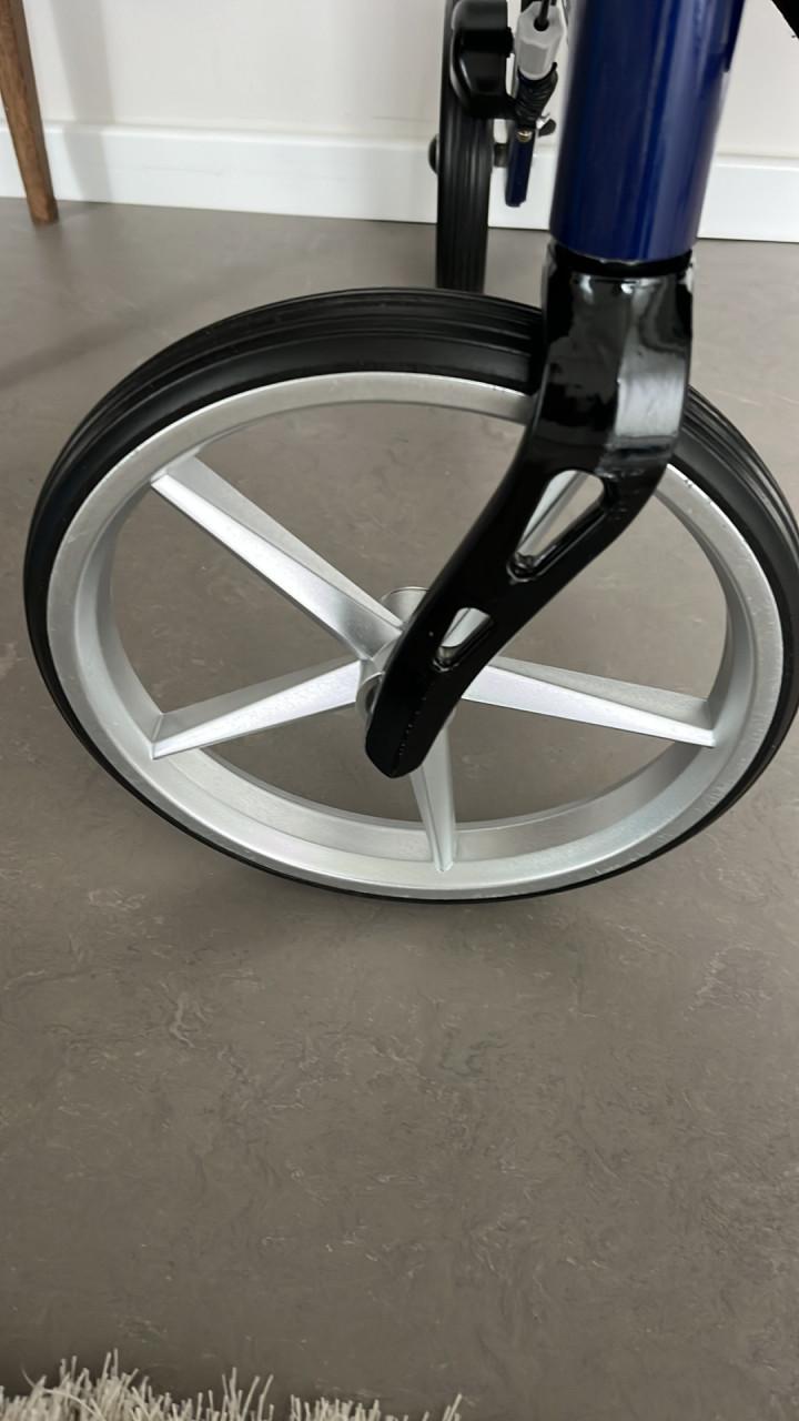 Rollator Travixx de luxe Dark Blue mt. M recent gekocht 2024