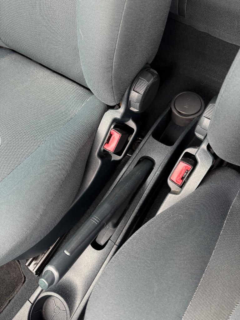 Ford KA 1.2 - titanium - airco