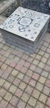 8 Keramische tuintegels