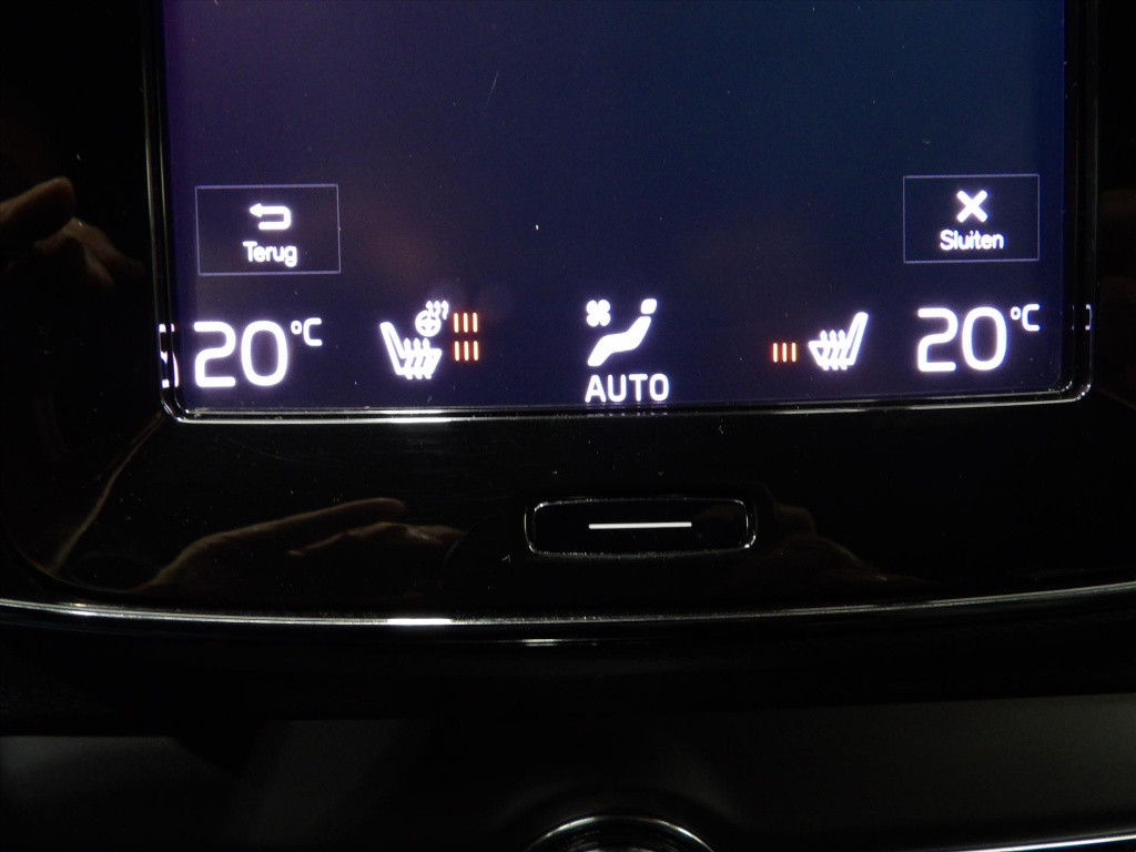 Volvo XC40 t4 twin engine 211pk geartronic r-design