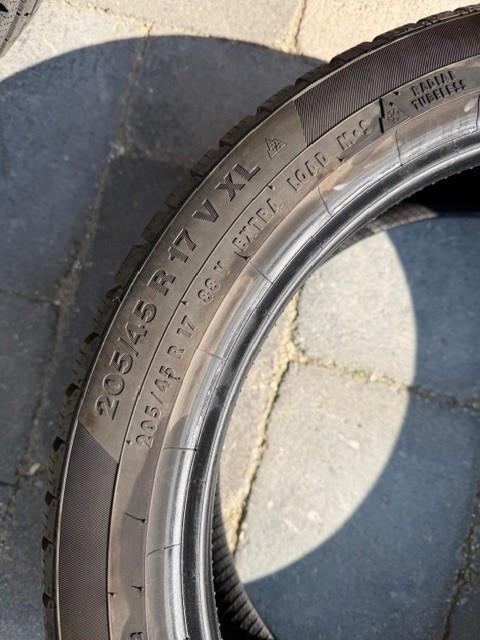 Continental winterbanden 205/45/R17 V XL M+S goed profiel