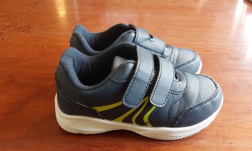 Gymschoenen maat 28