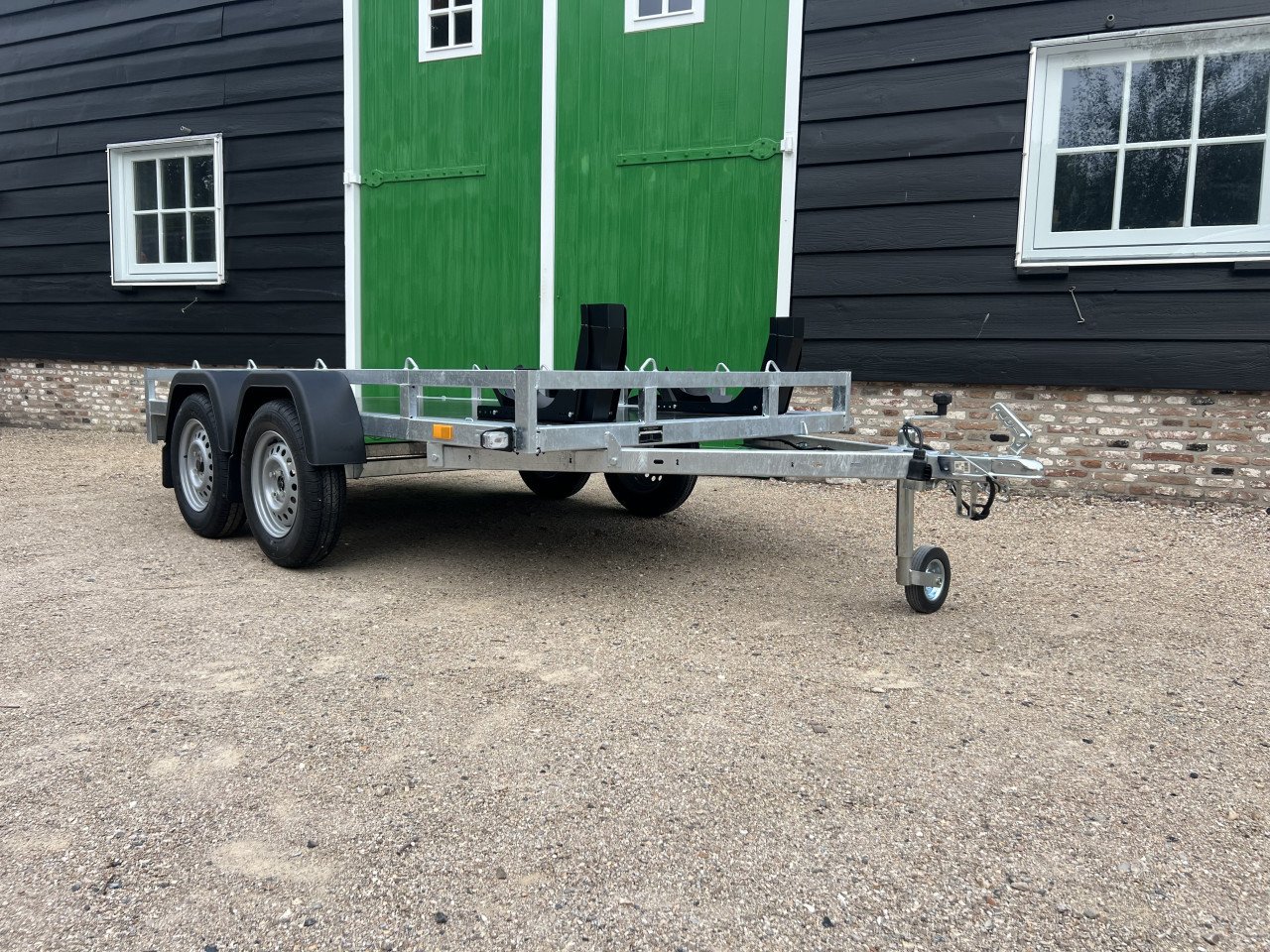 Nieuwe motor trailer
