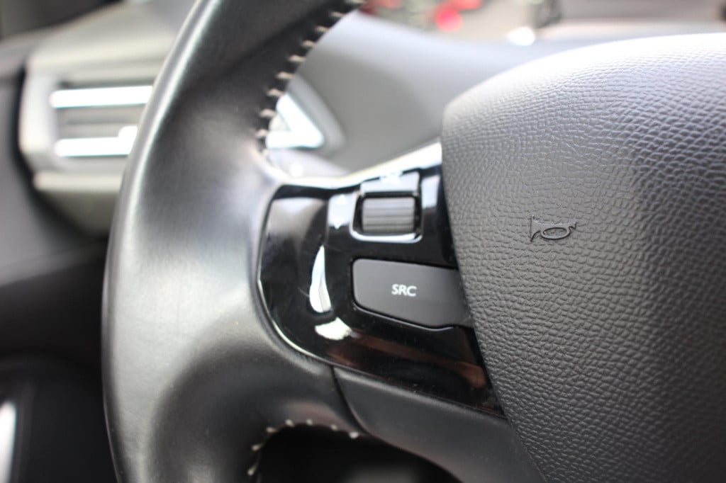 Peugeot 308 1.2 puretech active - cruise - navi - pdc - dis.riem 2024 v.v.!