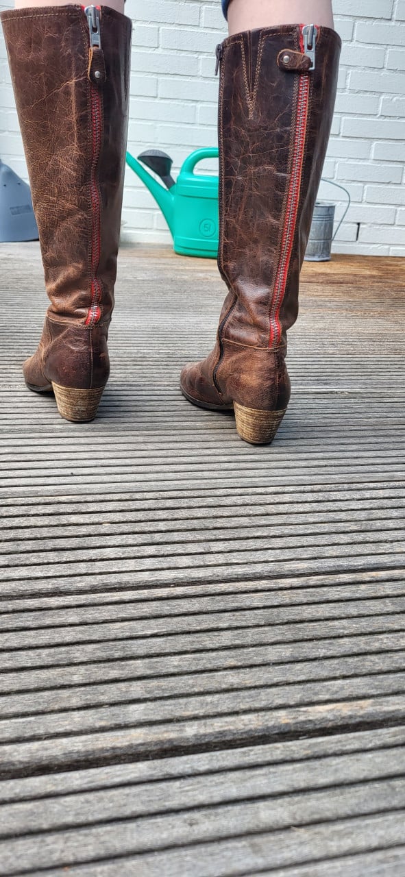 Dameslaarzen, maat 38, bruin leer