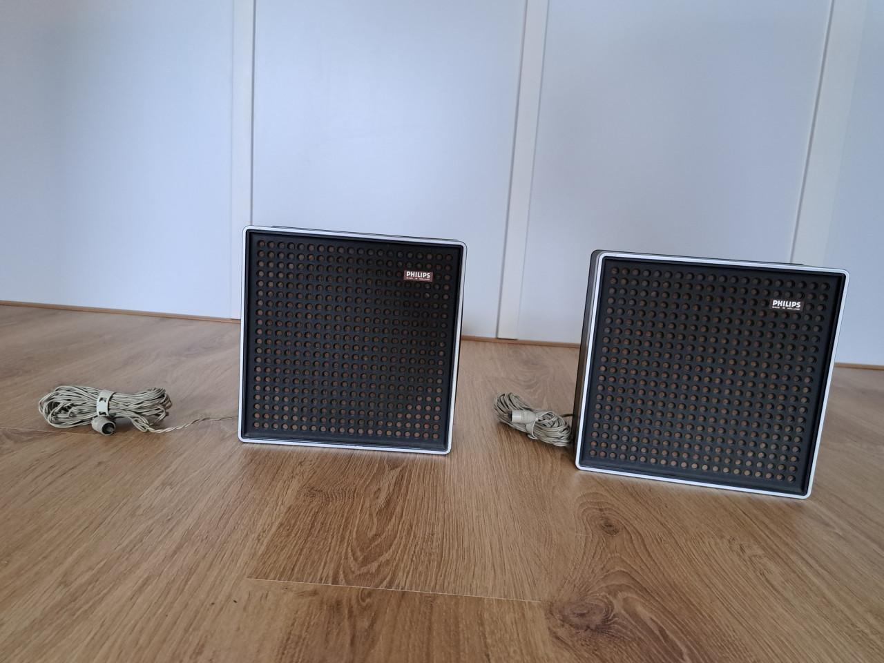 Platenspeler Type Philips 715 stereo compleet.