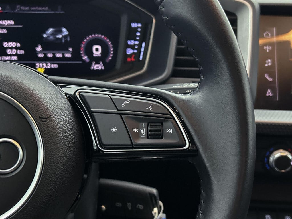 Audi A1 Sportback 30 tfsi epic | lmv | parkeer sensoren | virtual cockpit |
