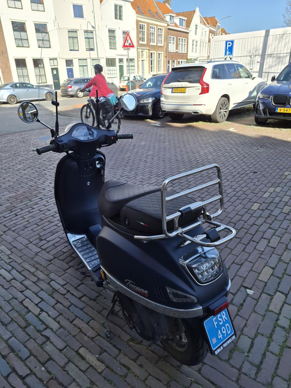 Leuke beginners scooter GTS Toscane Exclusieve 1,5 jr oud