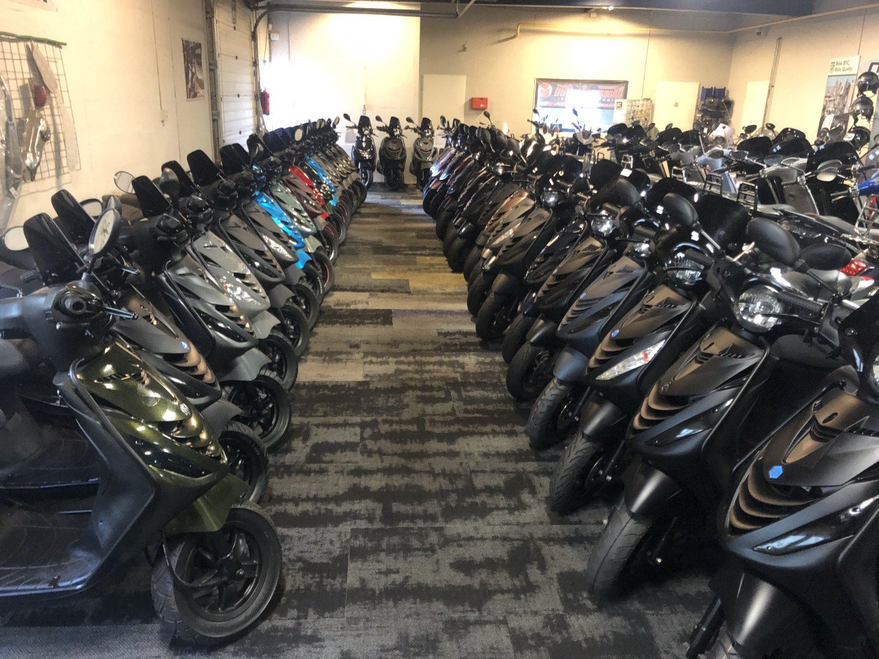 GROOTAANBOD: PIAGGIO ZIP 45KM BROM SPRINT AEROX SPEEDFIGHT