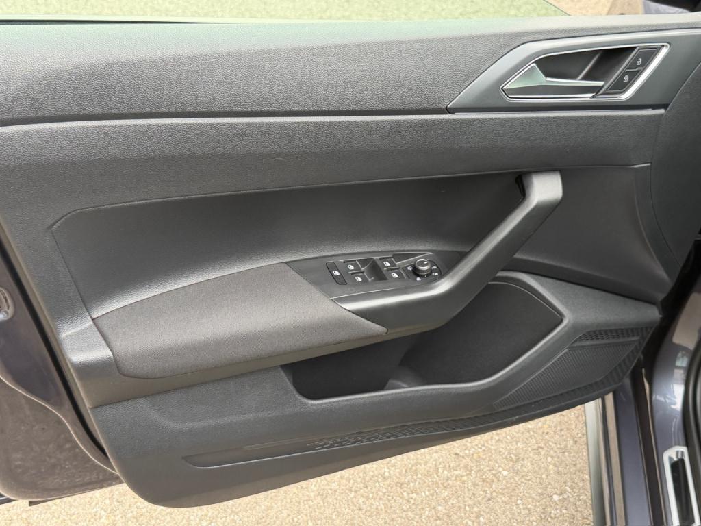 Volkswagen Polo 1.0 tsi dsg r-line | led gril | iq light | camera | stoelve