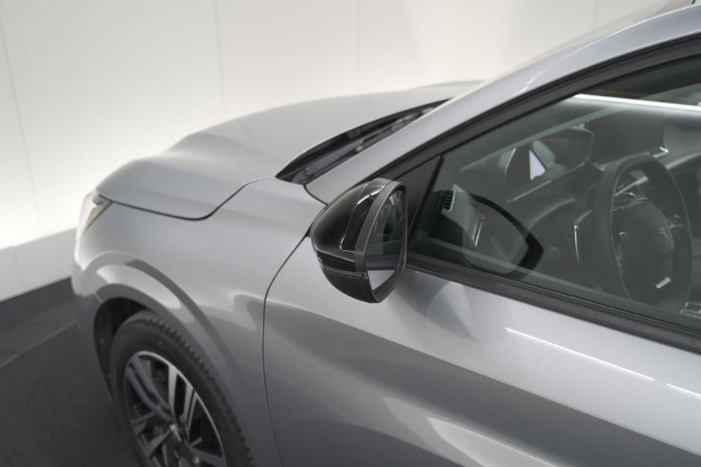 Peugeot 208 puretech 100 eat8 allure pack | camera | navigatie | apple carp