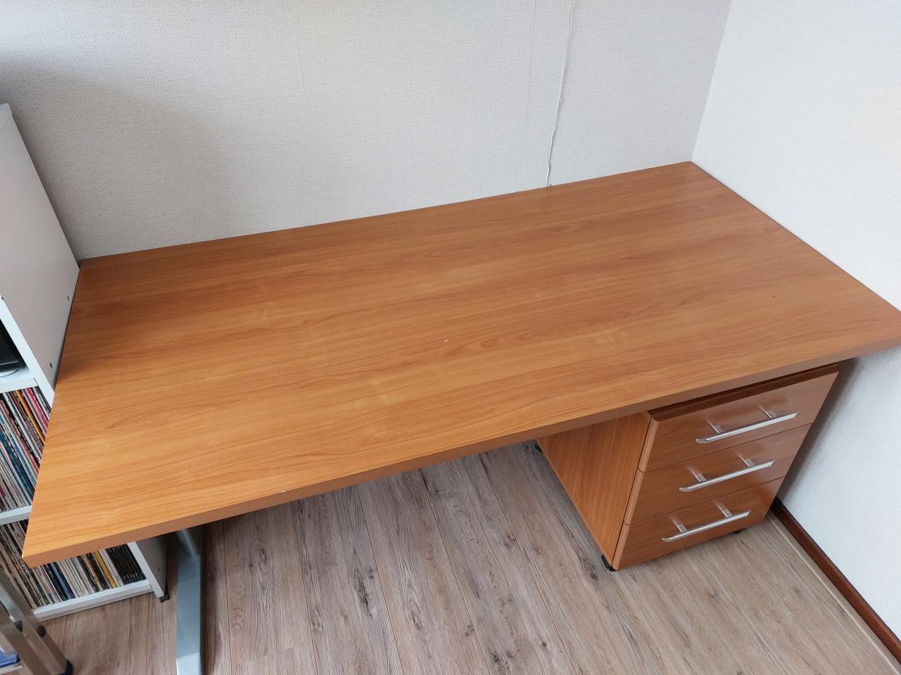 Bureau met ladeblok