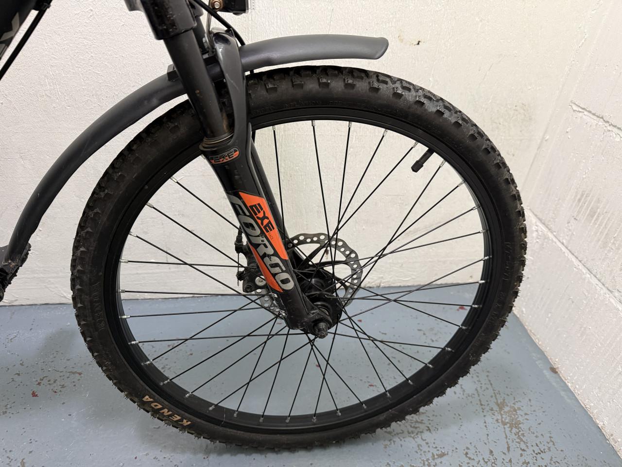 In Nette staat Mountainbike 24 inch