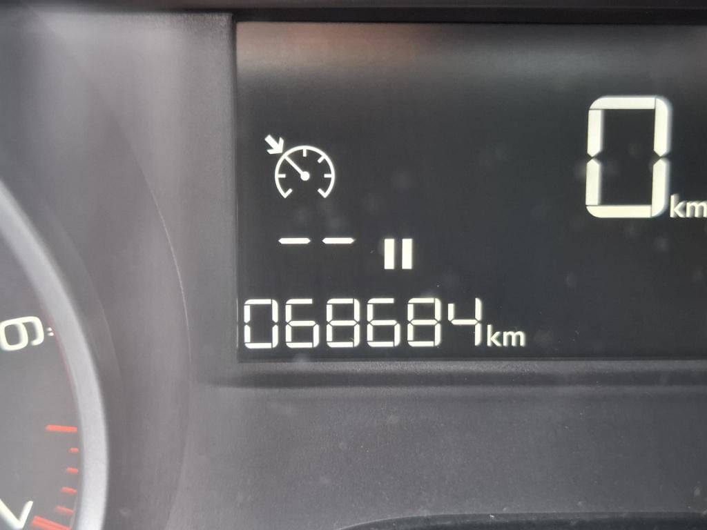 Peugeot 208 1.2 signature nav/airco/lmv/park