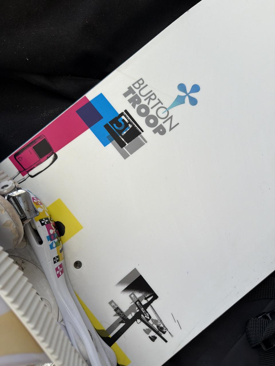 Snowboard Burton Troop met Burton Lexa binders